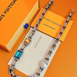 Louis Vuitton Monogram World Tour Multigemstone Colar de Corrente