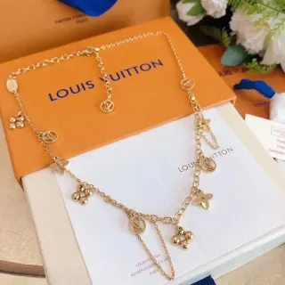 Louis Vuitton Colar de Corrente com Múltiplos Charm de Tonalidade Dourada