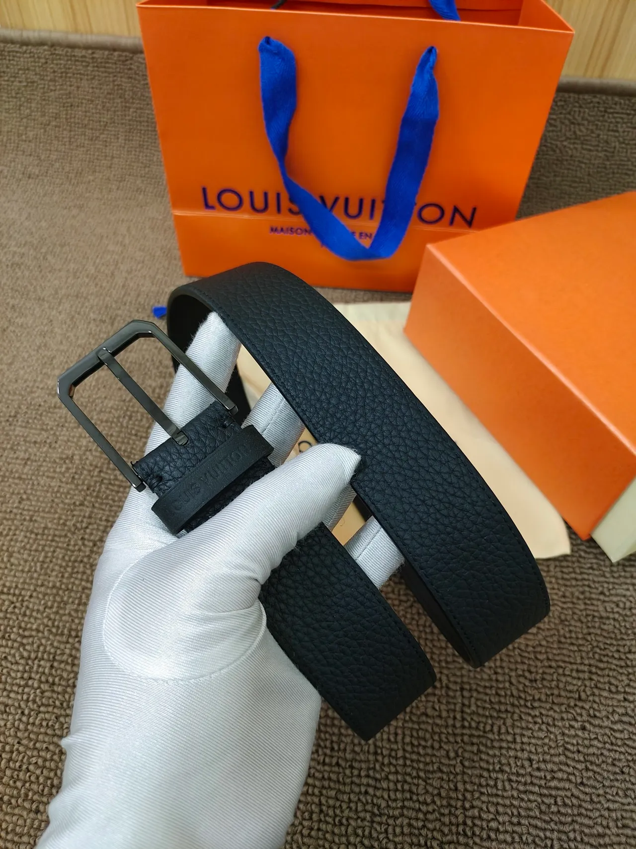 Louis Vuitton Navy Black Pebbled Rectangular Buckle Leather Belt 2
