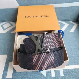 Louis Vuitton 海军粉 印花 金属 LV 扣头 皮革皮带
