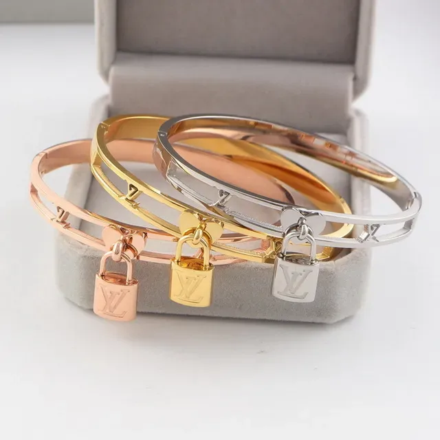 Louis Vuitton Bracelet à Cadenas Or Argent Bracelet Manchette à Charnière Charm 4