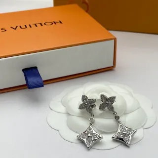 Louis Vuitton Pavé وردة ونجم أقراط قطرة