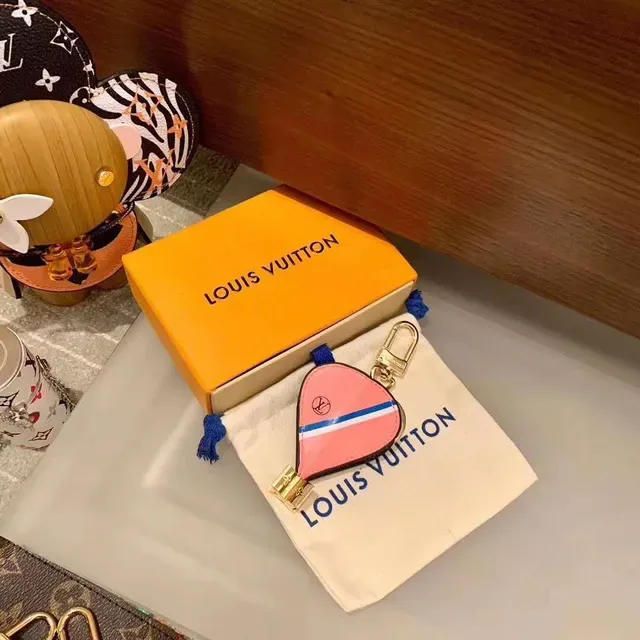 Bolso Louis Vuitton rosa marrón forma de corazón monogram canvas 6