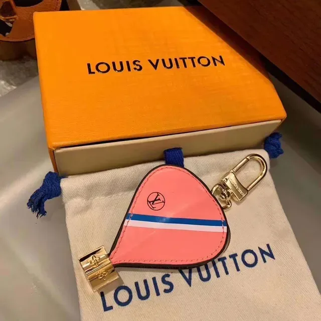 Bolso Louis Vuitton rosa marrón forma de corazón monogram canvas 9