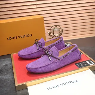 Louis Vuitton حذاء لوفرز من السويد باللون البنفسجي مربوط بحبل