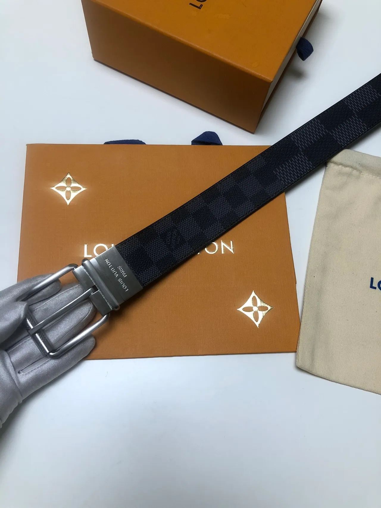Louis Vuitton Ceinture réversible Noir Gris Damier Graphite Check Cuir 5