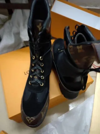 Louis Vuitton Run Away Monogram Canvas et Patent Leather Ankle Boots 3