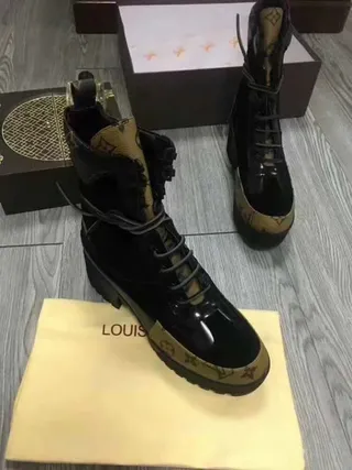 Louis Vuitton Run Away Monogram রাবার টো প্ল্যাটফর্ম এনকেল বুট 3