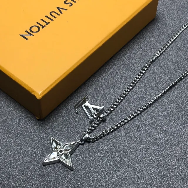 Louis Vuitton Silver Curb Chain Four-Point Star Pendant Necklace 3