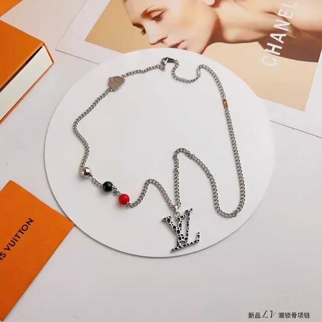Louis Vuitton Corrente Prateada Vermelha LV Monograma Colar Pendente 5