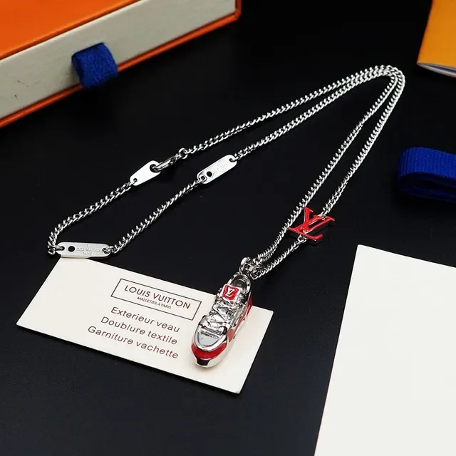 Louis Vuitton Prateado Vermelho Miniatura Sneaker Charms Detalhe Esmalte Colar 6