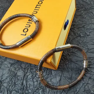 Louis Vuitton Tambour سوار جلد معقود بني فضي مع إغلاق أسطواني معدني