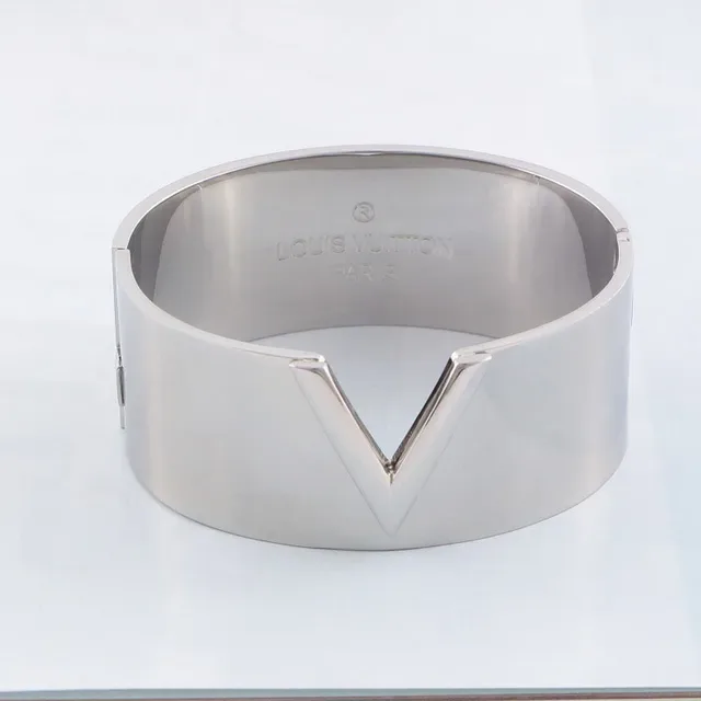 Louis Vuitton V Collection Bracelet Manchette Métallique Or Argent 3
