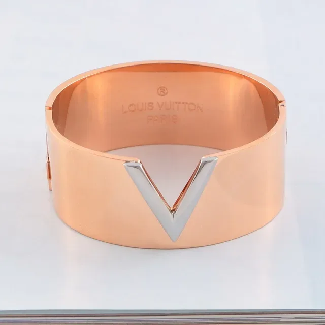 Louis Vuitton V Collection Bracelet Manchette Métallique Or Argent 5