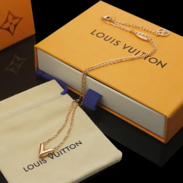 Louis Vuitton V-Shaped Gold Beige Chain Pendant Necklace 4