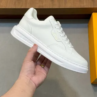 Louis Vuitton Zapatillas Lifestyle Monocromo Blanco y Dorado Low-Top