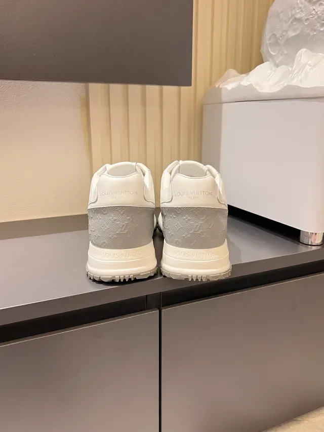 Louis Vuitton Tênis Lifestyle Branco e Cinza Low-Top Monogramados 2
