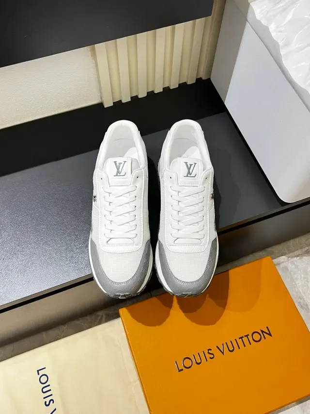 Louis Vuitton Tênis Lifestyle Branco e Cinza Low-Top Monogramados 5