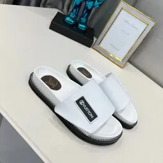 Louis Vuitton सफेद चमड़े की एक पट्टा प्लेटफॉर्म स्लिपर्स