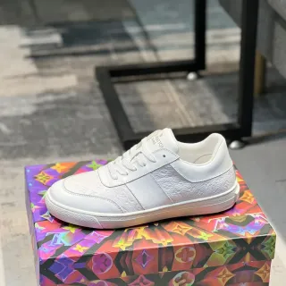Louis Vuitton Zapatillas Lifestyle Blancas con Monograma-Embossed de Cuero Paneladas Low-Top