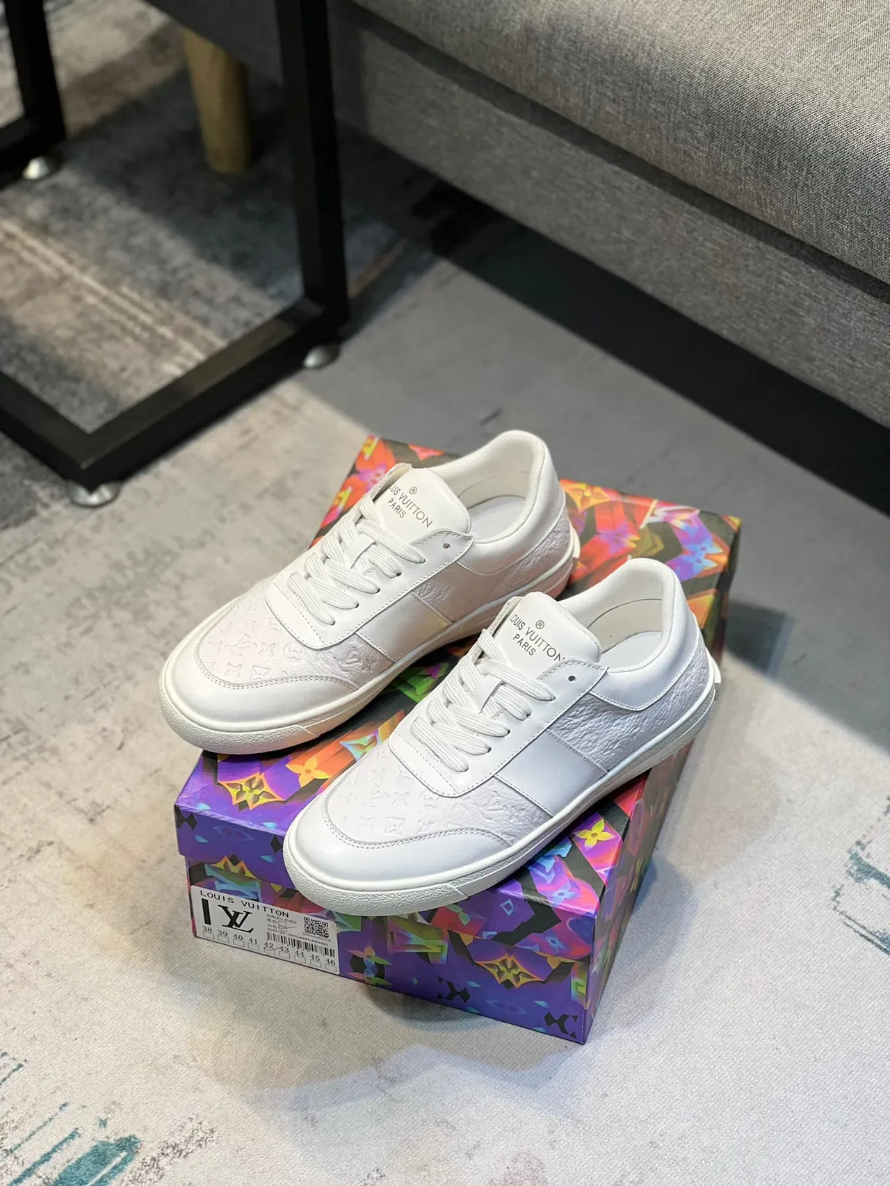 Louis Vuitton White Monogram-Embossed Leather Panelled Low-Top Lifestyle Sneakers 8