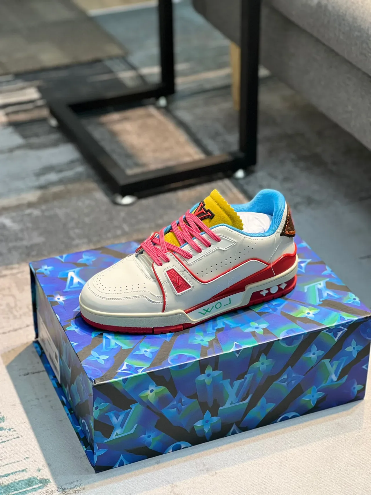 Louis Vuitton Tênis Lifestyle Brancos Multicolor Camada Superior Sintética Layered Perfurada Toe Cap 1