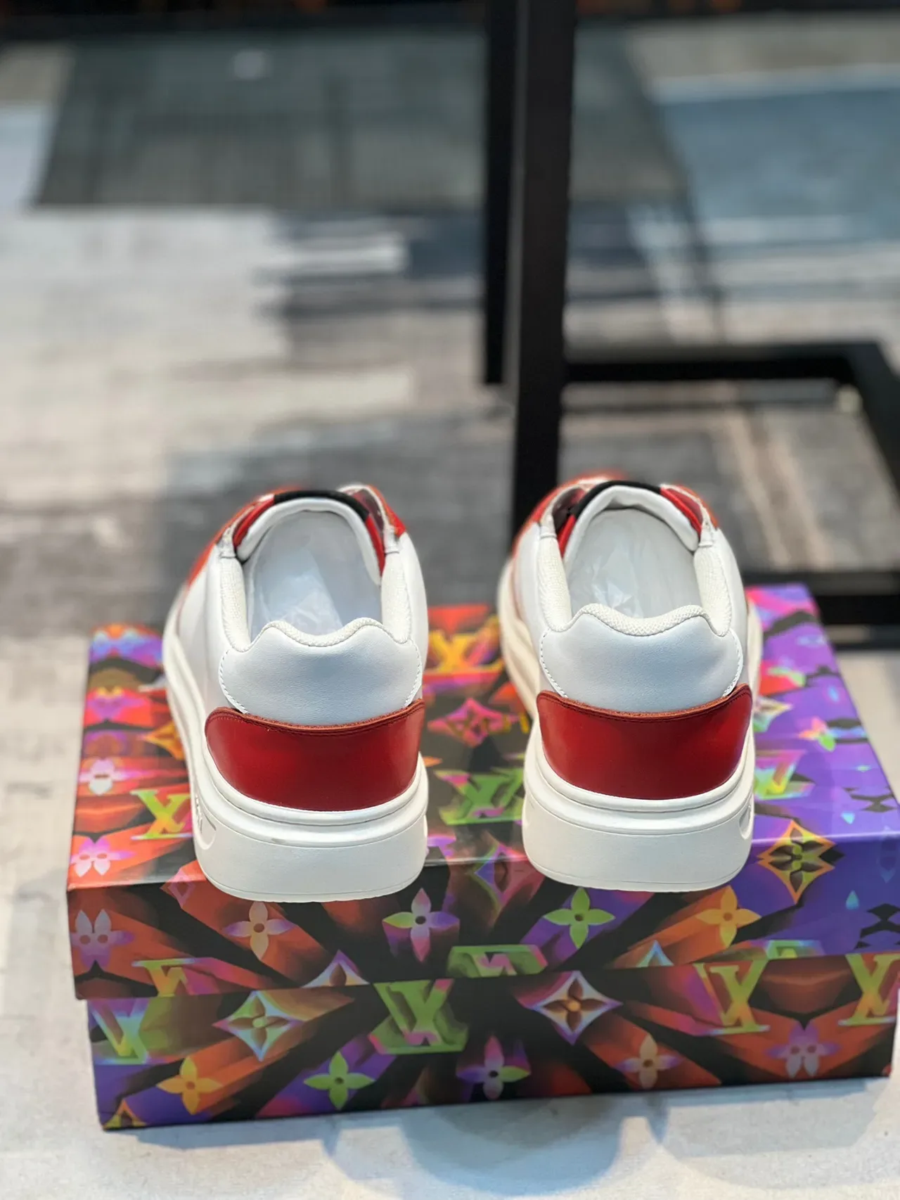Louis Vuitton White Red Low-Top Leather Upper Lifestyle Sneakers 2