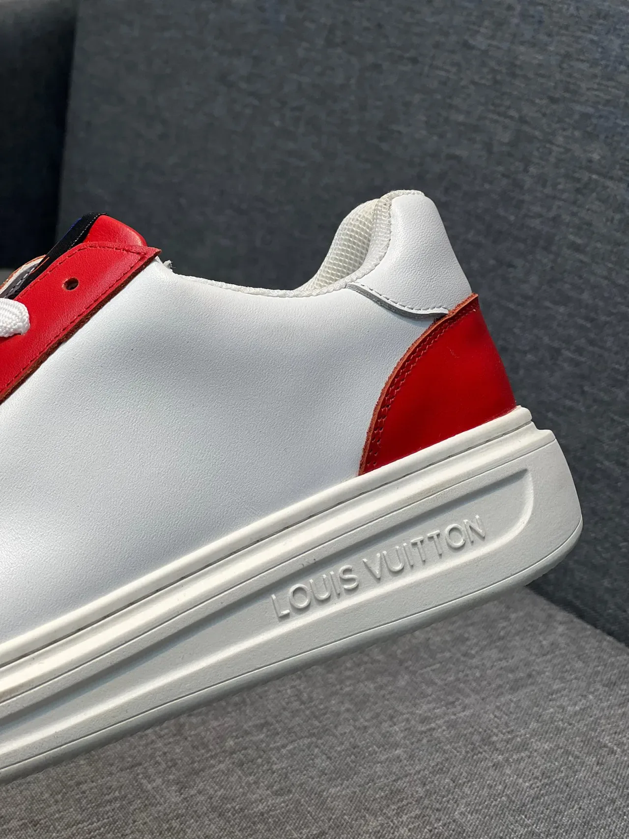 Louis Vuitton White Red Low-Top Leather Upper Lifestyle Sneakers 8