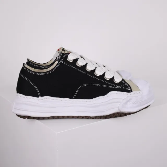 Maison Margiela Tabi 黑色帆布分趾生活方式运动鞋 3