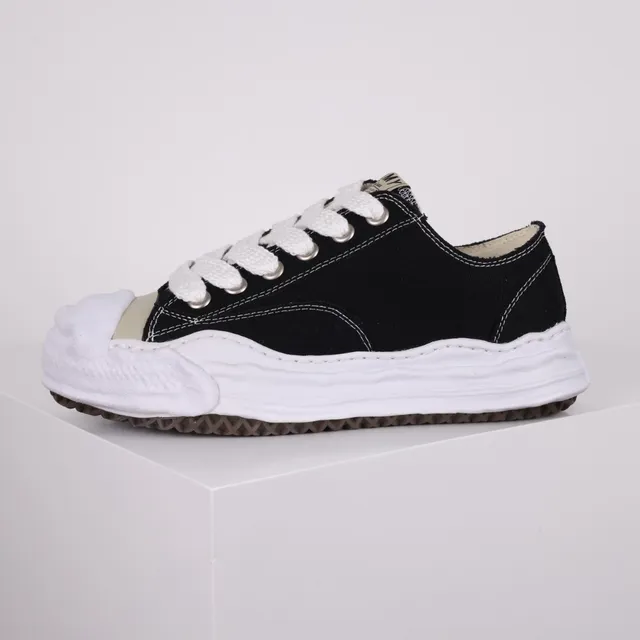 Maison Margiela Tabi 黑色帆布分趾生活方式运动鞋 9