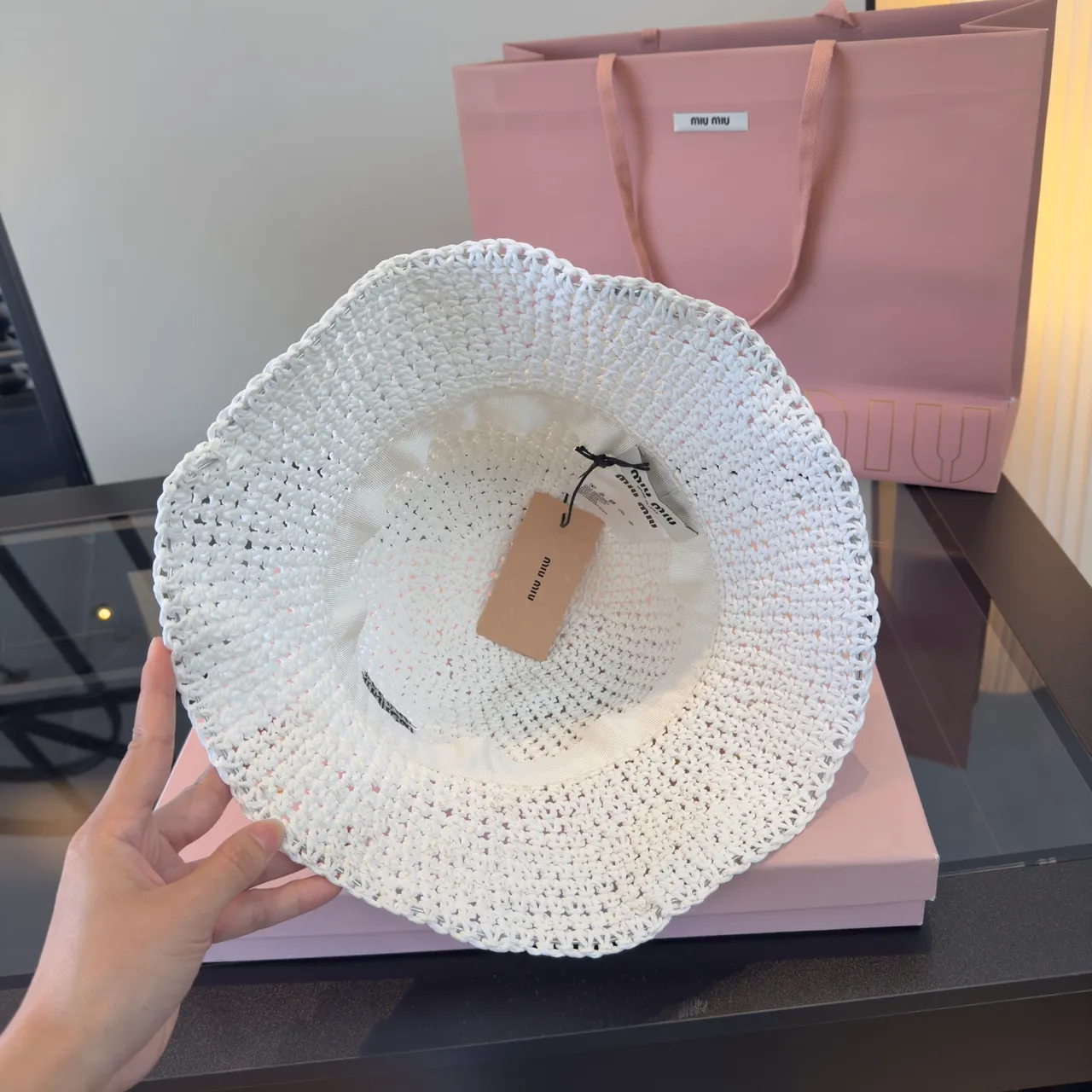 Miu Miu crocheté Logo chapeau bucket 2