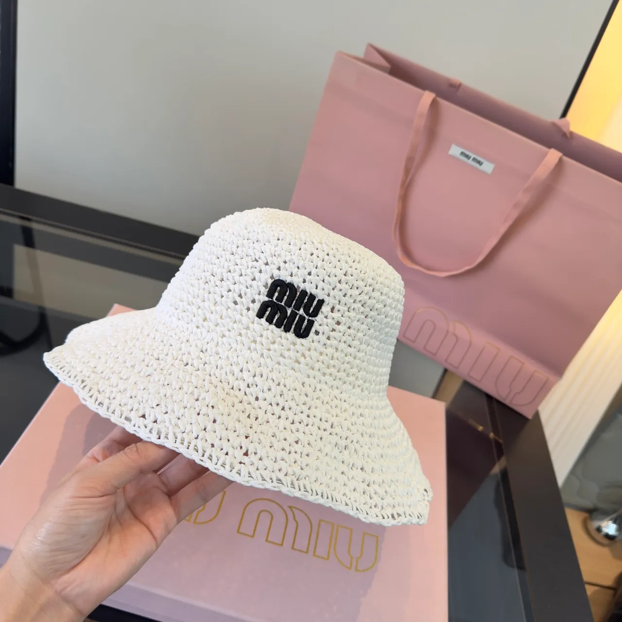 Miu Miu crocheté Logo chapeau bucket 6