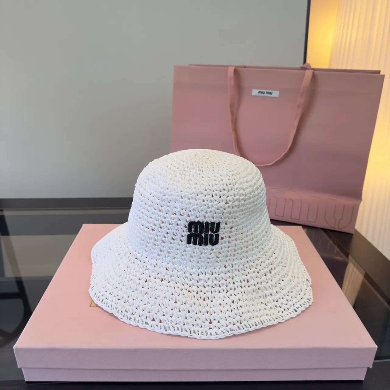 Miu Miu crocheté Logo chapeau bucket 8