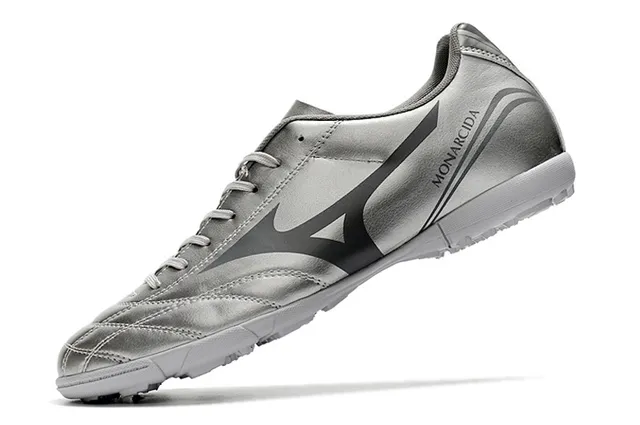 Mizuno Zapatos de fútbol indoor de cuero sintético negro y rojo, low-cut, con cordones y parte superior de cuero sintético 9