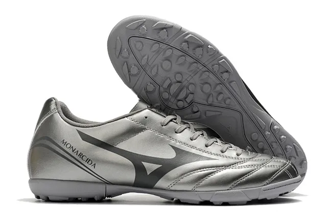 Mizuno Zapatos de fútbol indoor de cuero sintético negro y rojo, low-cut, con cordones y parte superior de cuero sintético 12