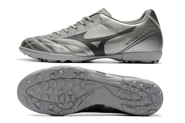 Mizuno Zapatos de fútbol indoor de cuero sintético negro y rojo, low-cut, con cordones y parte superior de cuero sintético 13