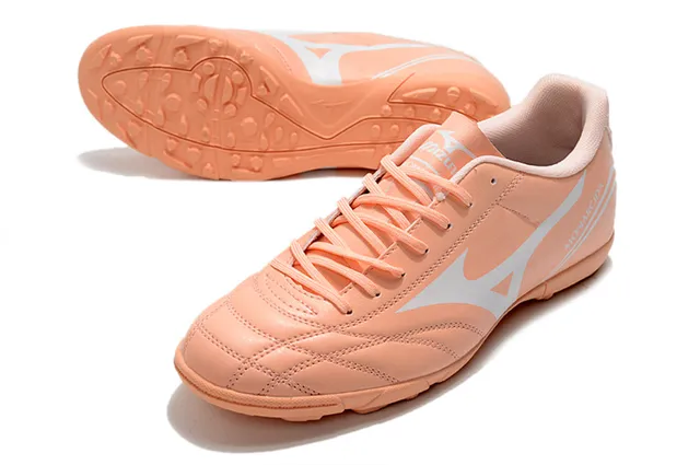 Mizuno Zapatos de fútbol indoor de cuero sintético negro y rojo, low-cut, con cordones y parte superior de cuero sintético 17