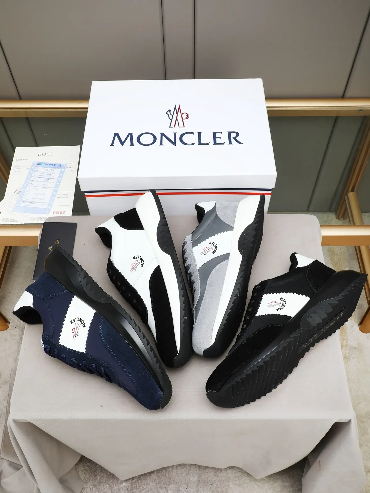 Zapatillas Moncler Lifestyle Negro y Blanco de Ante y Textil Low-Top 2