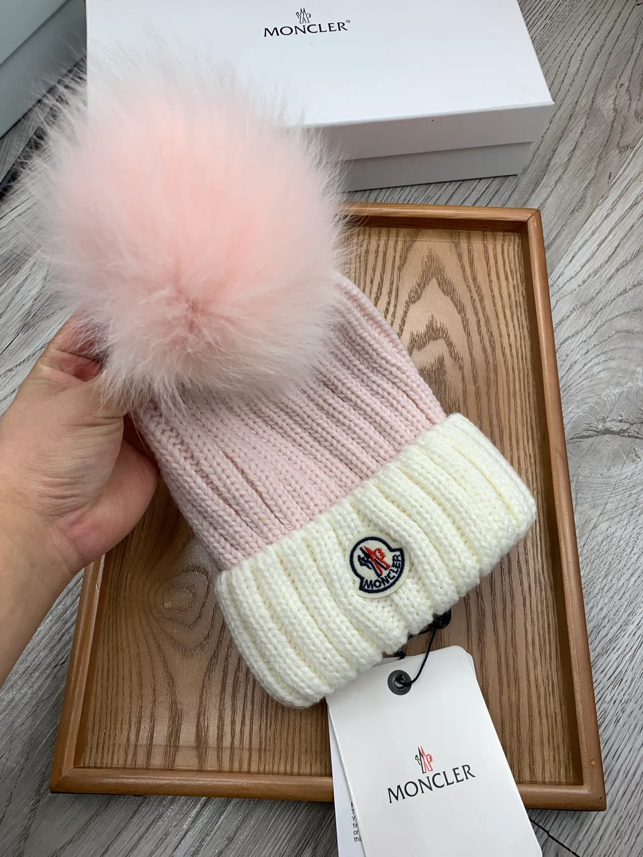 Moncler Rosa Beige Tejido Acanalado Puño Contrastante Gorro 7