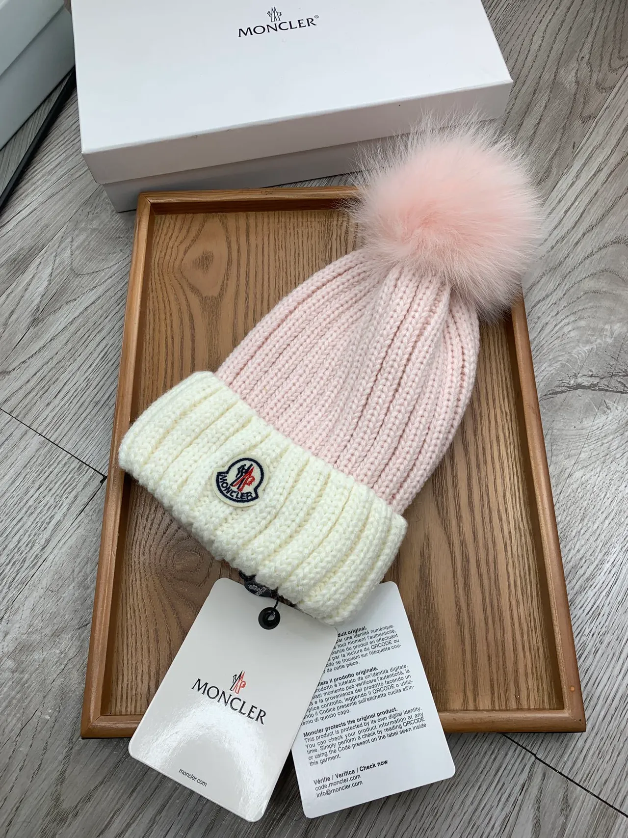 Moncler Rosa Beige Tejido Acanalado Puño Contrastante Gorro 9