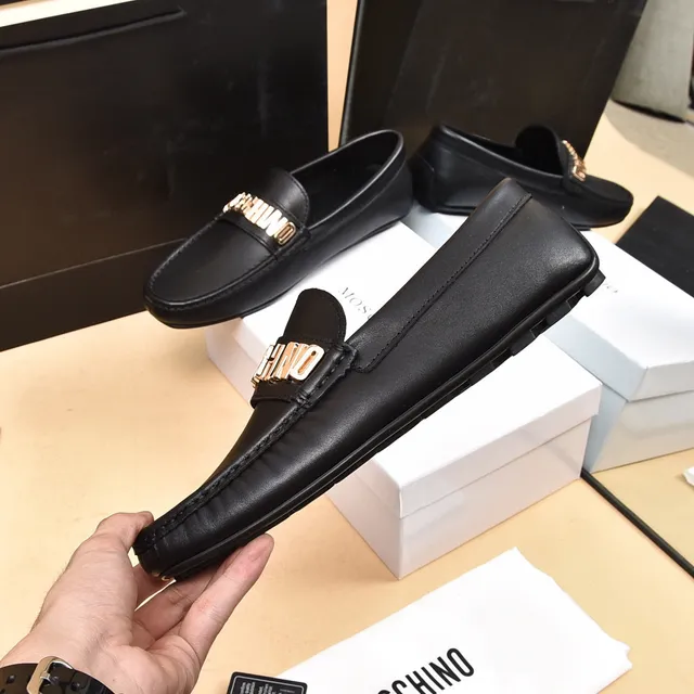 Mocassins en cuir noir avec sangle logo Moschino 2