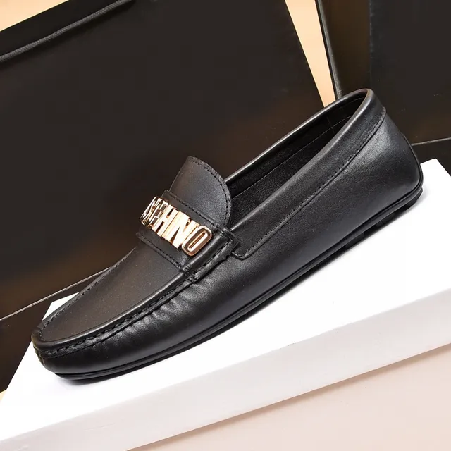 Mocassins en cuir noir avec sangle logo Moschino 6