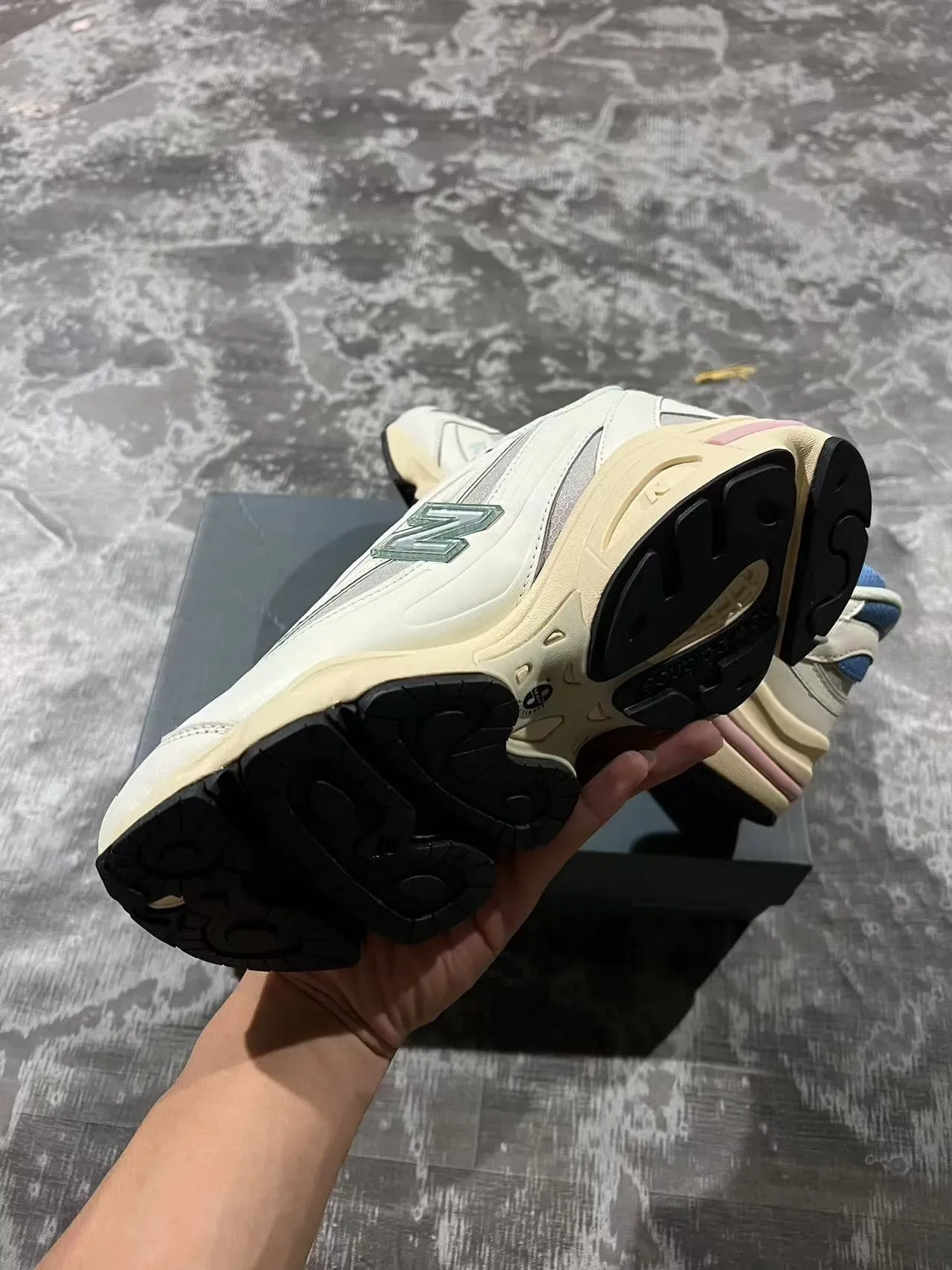 New Balance 1000 Beige Blue Retro Runner Multi-Layered Cage Construction Chunky Sneakers 6