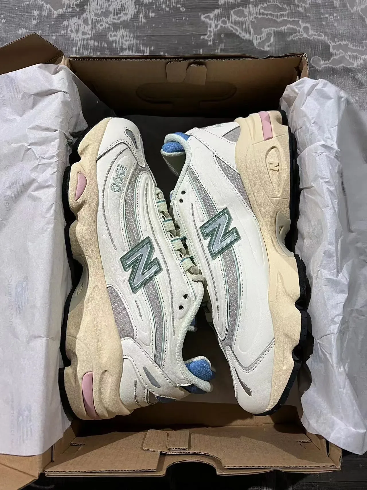 New Balance 1000 Beige Blue Retro Runner Multi-Layered Cage Construction Chunky Sneakers 9