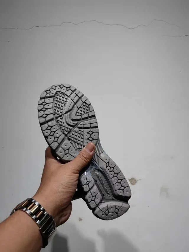 New Balance 1906R 黑色银色粉色跑鞋 3