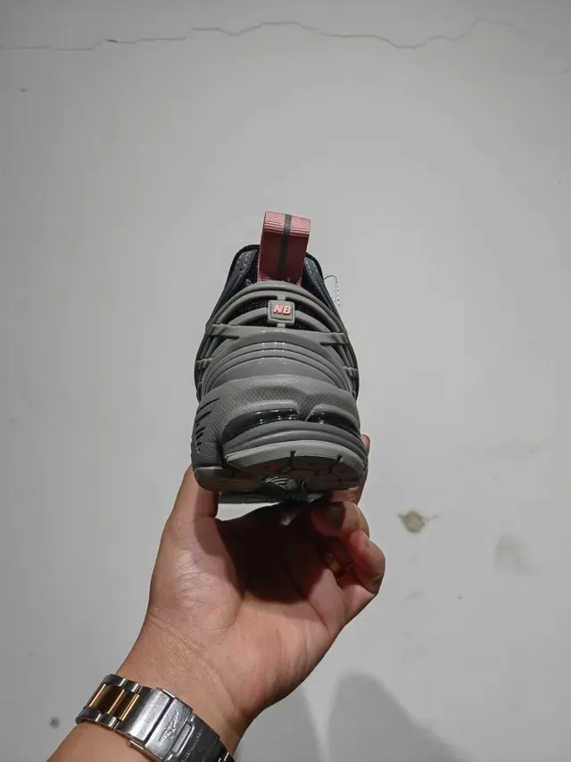 New Balance 1906R 黑色银色粉色跑鞋 4