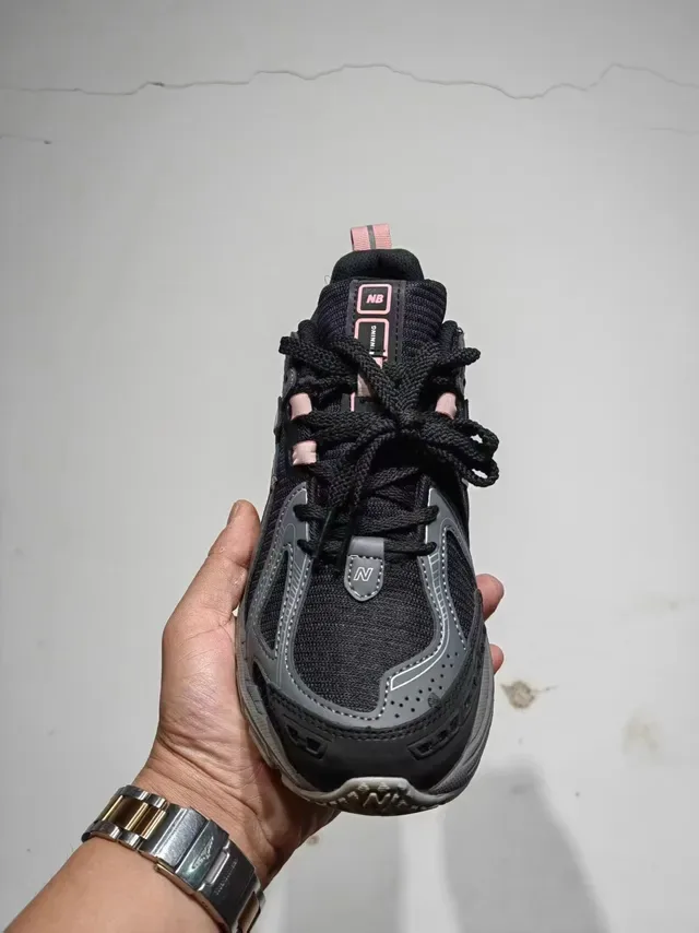 New Balance 1906R 黑色银色粉色跑鞋 6