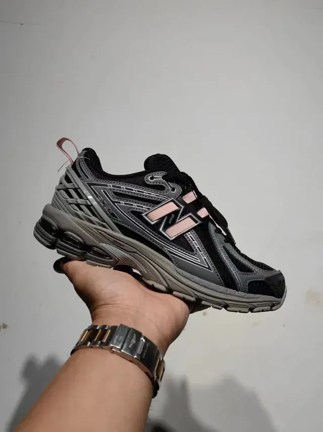 New Balance 1906R 黑色银色粉色跑鞋 7