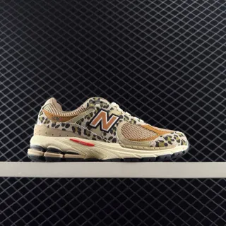 New Balance 2002R Baskets chunky à motif léopard