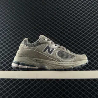 New Balance 2002R অলিভ গ্রে মেশ এবং সুয়েড লাইফস্টাইল স্নিকার